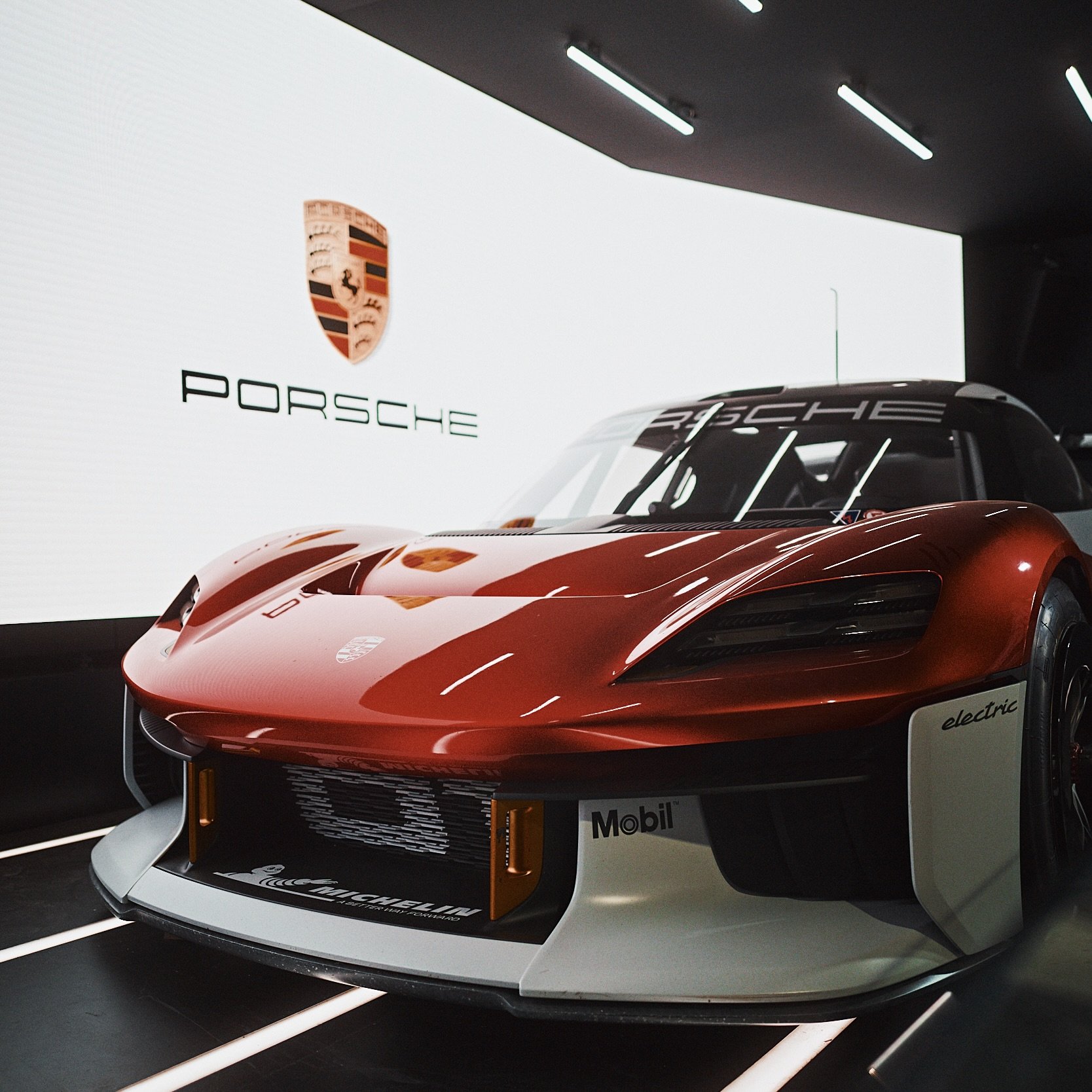 Porsche Mission R premiers in RENNSPORT — RENNSPORT